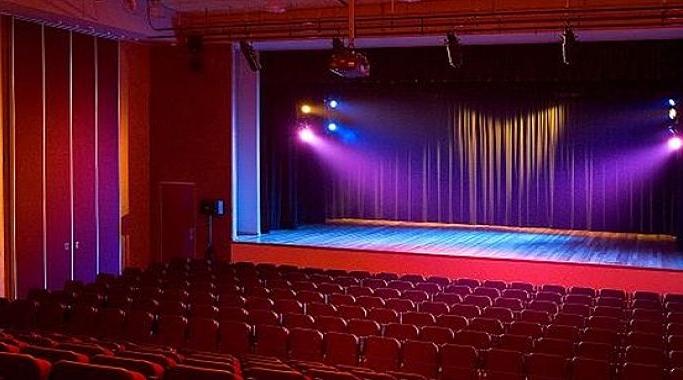 اليوم العالمي للمسرح : خمسة أسئلة للكاتب المسرحي الزبير بن بوشتى