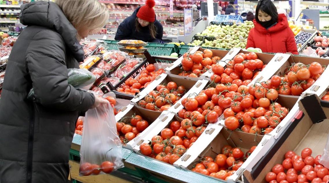بووانو يسائل الحكومة عن حقيقة شراء الطماطم من السوق الداخلية وإعادة تصديرها للخارج