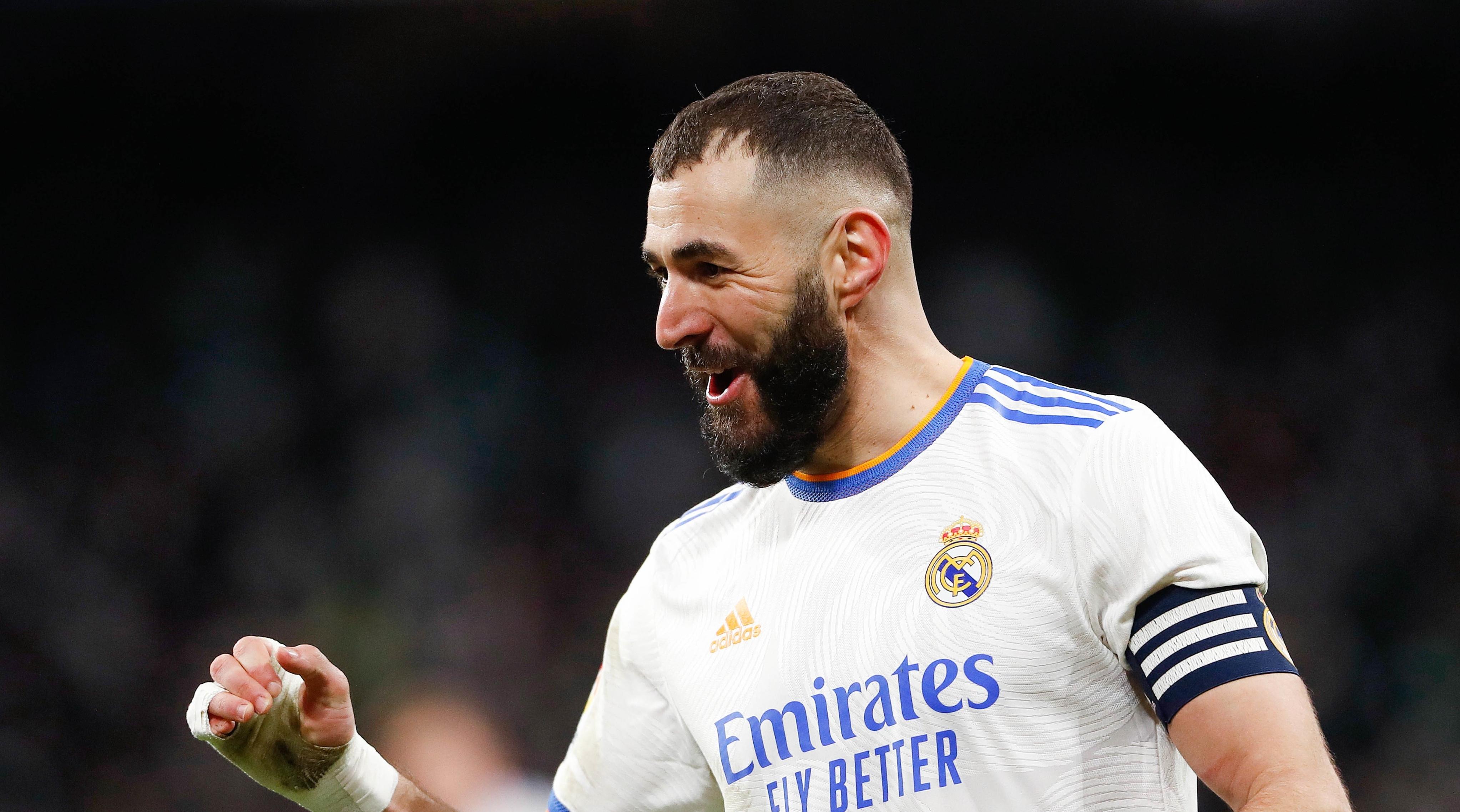 Чера. Карим Бензема мусульманин. Benzema face. Карим Бензема поздравляет с днем рождения. Karim Benzema illustration caricatur.