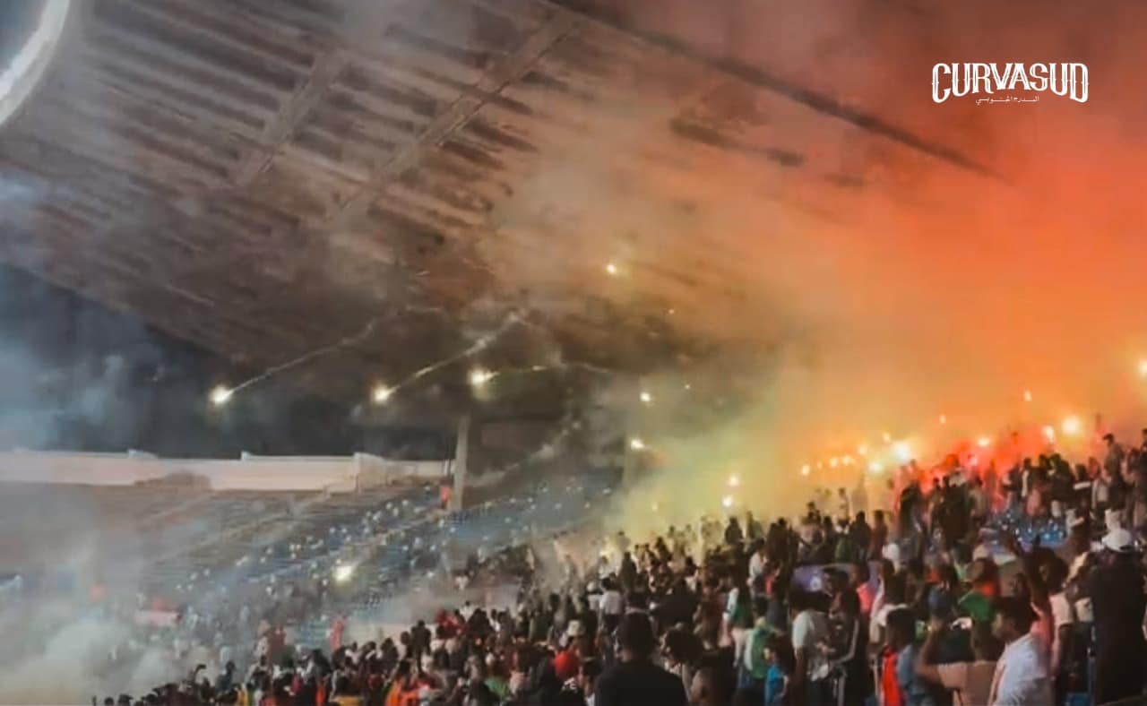 Jets de fumigènes et message contre la CAF/FRMF... la CAN féminine entachée par la descente des ultras rajaouis à